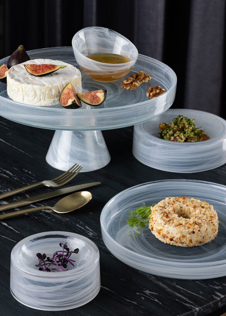 R20110-000000-B01001 Asos White Footed Plate 11in (28cm) x 5.25in (13cm) 02